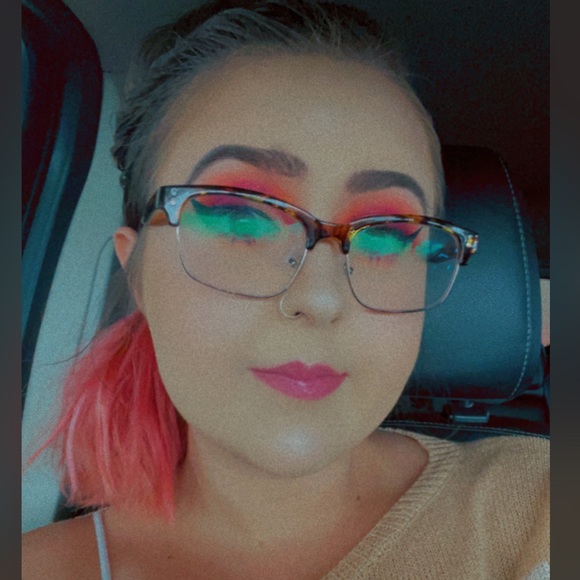 Fashion and beauty - Picture 1 of 1